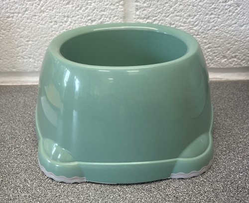 Green plastic spaniel bowl - green,